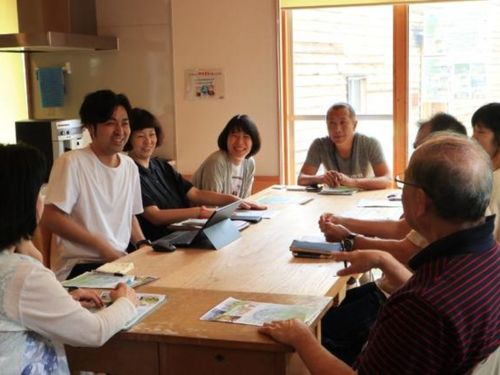 地元の方も移住者の方も入り混じって、交流会を行った時の様子