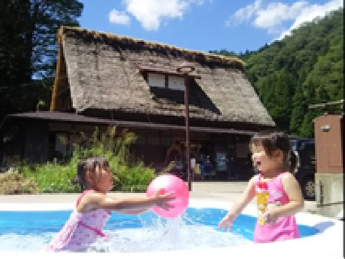 ～夏～　山水で水遊び