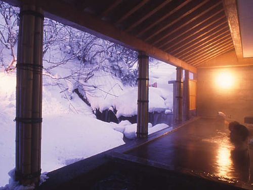 冬季の温泉旅館やレンタルショップで住み込みアルバイト体験！