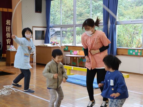 先生たちも子ども目線で、毎日汗だくで接しています
