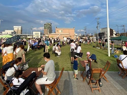 毎月第３土曜日に伊勢崎駅前で行われる「いせさき楽市」