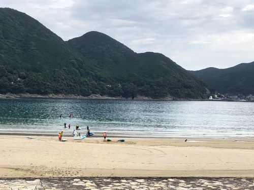 今の季節でも海は遊び場！