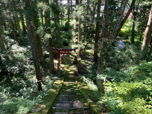 「Little Japan Echigo」近くの神社