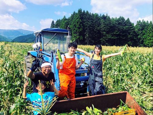 地元の農家さんと連携した農業体験の受け入れ