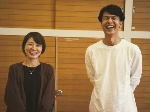 大山町企画課、現・担当の深田（左）と旧・担当の柏尾（右）。各課同士、隊員同士、ゆるやかな連携をめざします