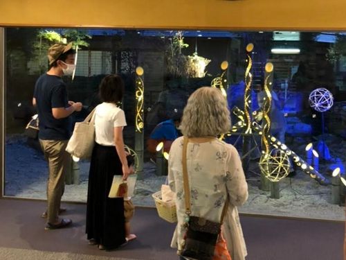 温泉ロビーでの展示