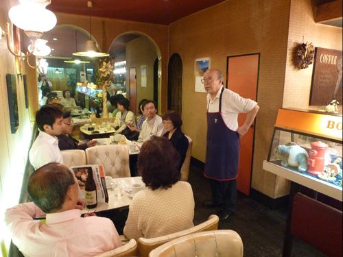 路地裏の喫茶店