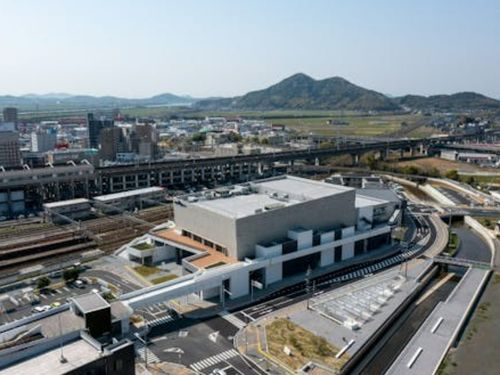 新山口駅に直結、アクセス抜群