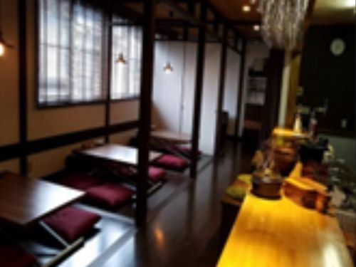 空き家を改修し，レストラン経営