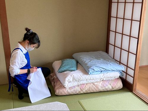 宿泊施設での勤務の様子