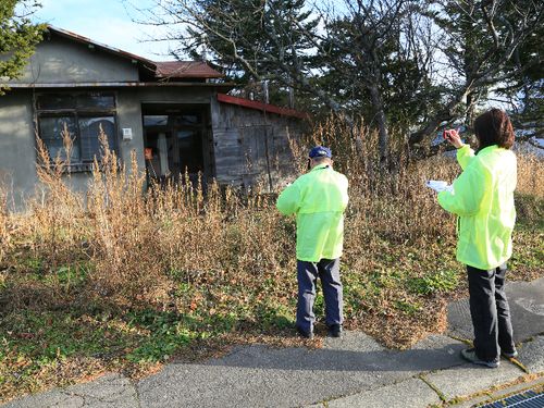 町を歩き、空き家を調査します