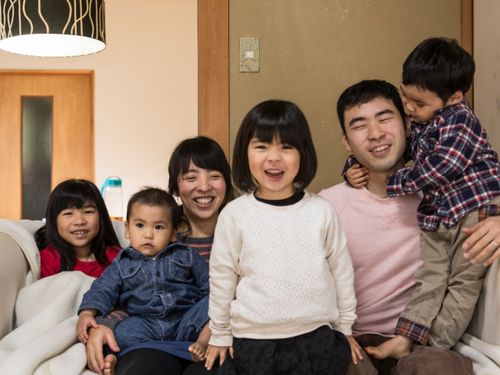 妻1人、子4人の6人家族。子育て環境や学校などの話も、ぜひ！