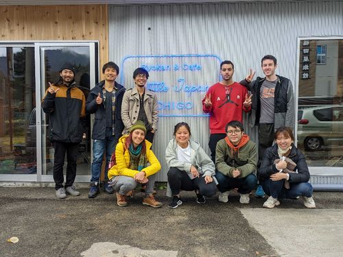 オープン前のDIYでは、毎週東京から友人たちが手伝いに来てくれました！
