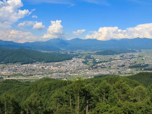 茅野市全景（杖突峠から）