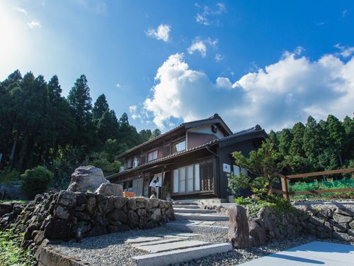 戦国最強の宿「うむ」空き家を美しく改装した歴史溢れるお宿