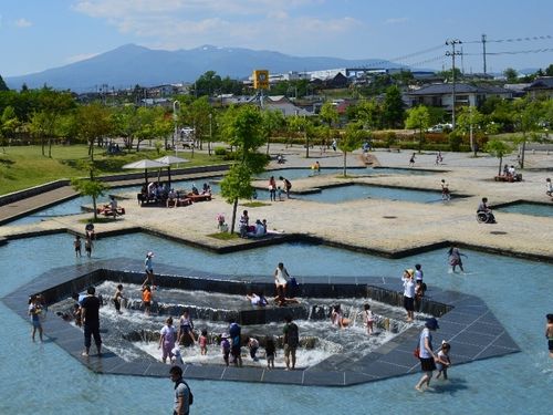 本宮市中心部のみずいろ公園