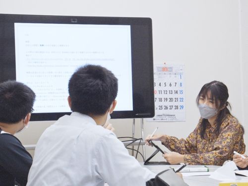 デジタルホワイトボードを活用しながらのミニ講義