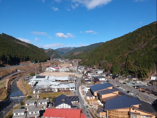 村面積の9割以上が森林に囲まれている