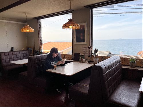 海の見える喫茶店