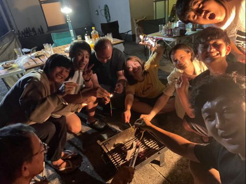 宿のゲストと屋上ビアガーデン！