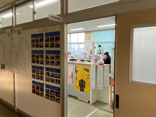 廃校活用で教育委員会の事務所として使われる教室