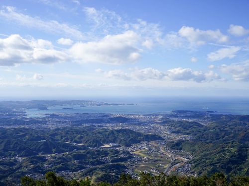 紀南地域は黒潮がもたらす海の恵み、険しい山々が生み出す清涼な水の資源が豊富な地域