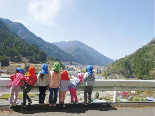 山々に囲まれた街で素敵な時間を過ごしませんか？