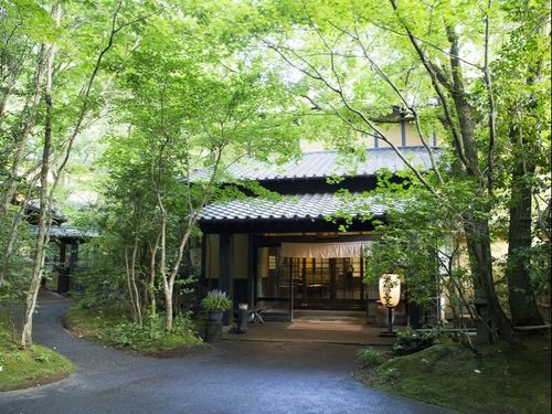 ①旅館 山河（有限会社山河旅館）