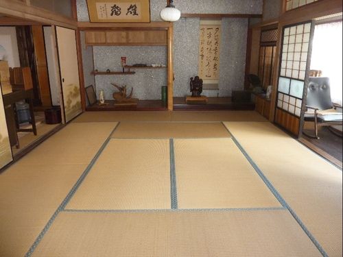 勤務場所　2階の和室