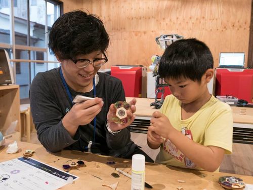 小中学生向けのものづくり教室(放課後発明クラブ)を開催！