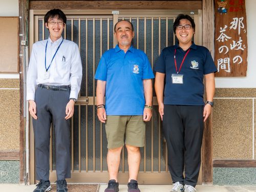 私たちと一緒に頑張りましょう！（奈義町役場、那岐の茶の間）
