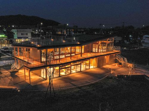 寄居駅南口にできた新たな複合拠点も活用アイデア募集中です！