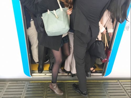 ぎゅうぎゅうに詰め込まれる毎日