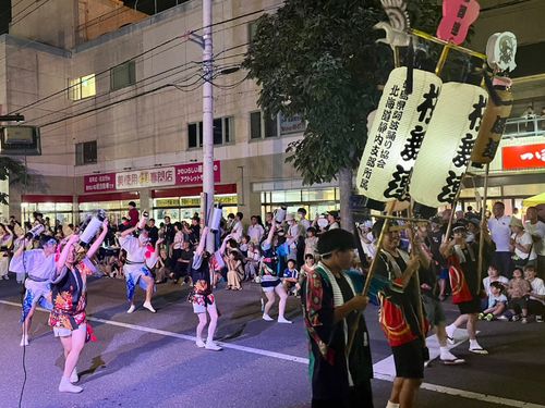 新ひだか夏まつりの阿波踊りパレード
