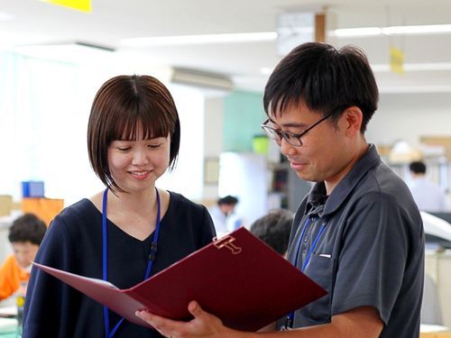 分からないことは気軽に周りの職員に相談しやすい環境です。