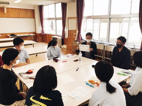 先生や地域の人と協働して高校生のまなびをつくります！