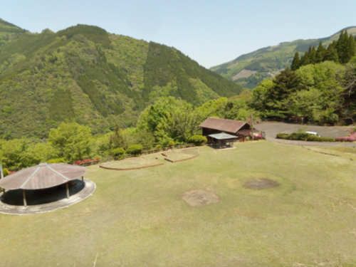 BASE CAMP shiiba（ひえつきの里キャンプ場）