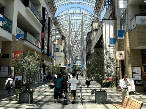 高松市（丸亀町商店街）
