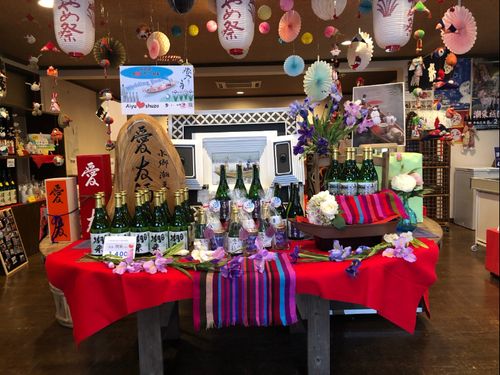 酒蔵に併設してある店舗、お酒を販売しているだけでなく試飲も可能