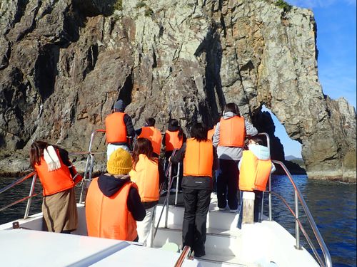 沖合の島々を周るクルージングも人気です！
