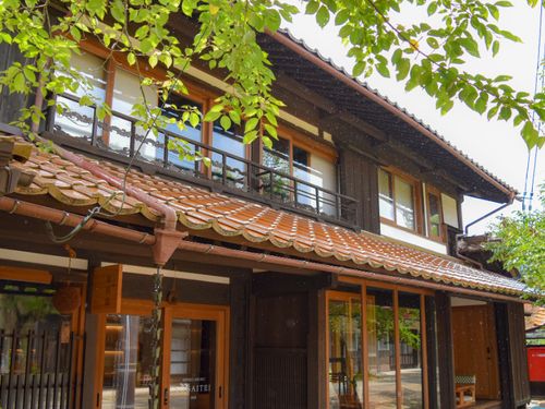 石州瓦を纏った、築100年以上の古民家