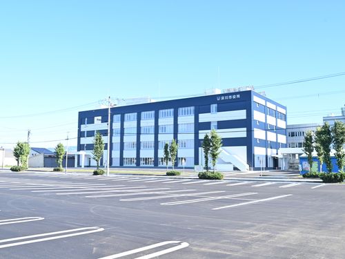 ゼロから教える深川市紹介では、10月10日より開庁した新庁舎をちょこっと紹介しています！