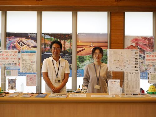 配属先は観光協会。事務局長の飯塚さん（左）は協力隊OB