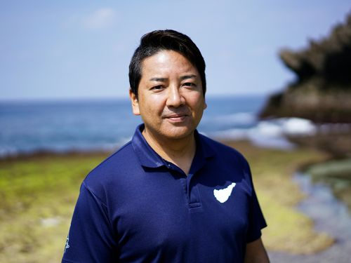 「えらぶ島づくり事業協同組合」の事務局長　金城 真幸