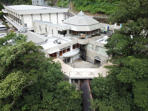オフィス所在地 しいたけの館21（外観）