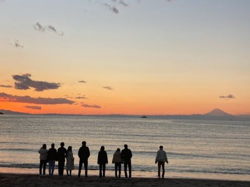 夕日百選にも選ばれた北条海岸からの富士山