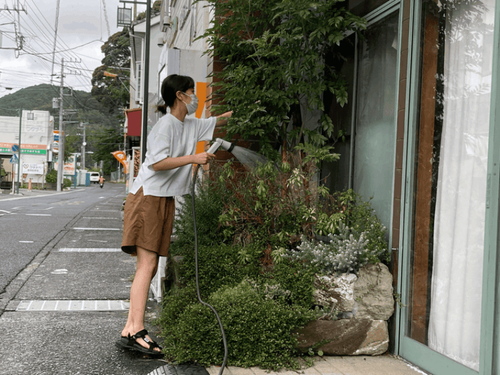 ゲストハウスの業務がメインです
