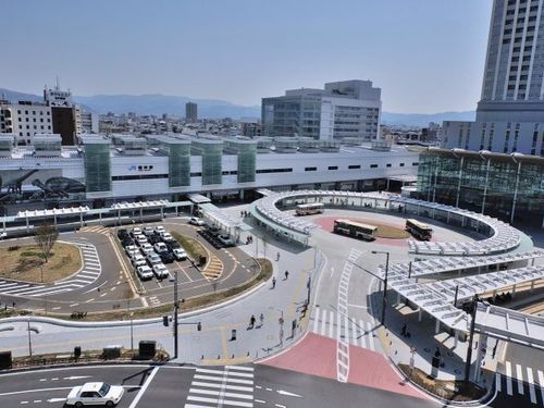 福井駅前を望む