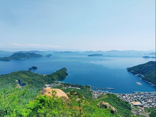宿の近くにある火山（ひやま）からのは絶景。知られていないのだ