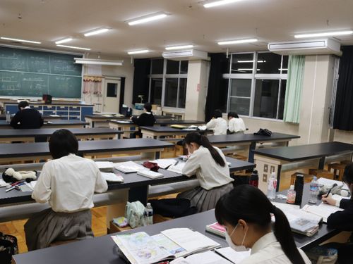 放課後、高校内の教室でゆずも塾オープン！
